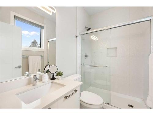 101-408 27 Avenue Ne, Calgary, AB - Indoor Photo Showing Bathroom