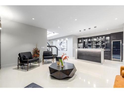 125 Aspen Ridge Heights Sw, Calgary, AB - Indoor Photo Showing Living Room