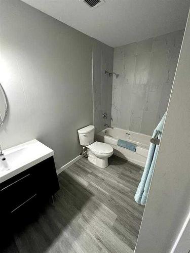 5310-315 Southampton Drive Sw, Calgary, AB - Indoor Photo Showing Bathroom