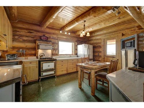 295024 Twp Rd 154, Rural Willow Creek No. 26, M.D. Of, AB - Indoor Photo Showing Kitchen