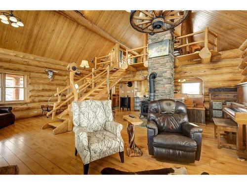 295024 Twp Rd 154, Rural Willow Creek No. 26, M.D. Of, AB - Indoor Photo Showing Living Room