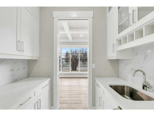 2627 12 Avenue Nw, Calgary, AB - Indoor Photo Showing Kitchen