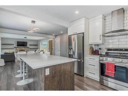 9816 Palistone Road Sw, Calgary, AB - Indoor Photo Showing Kitchen With Stainless Steel Kitchen