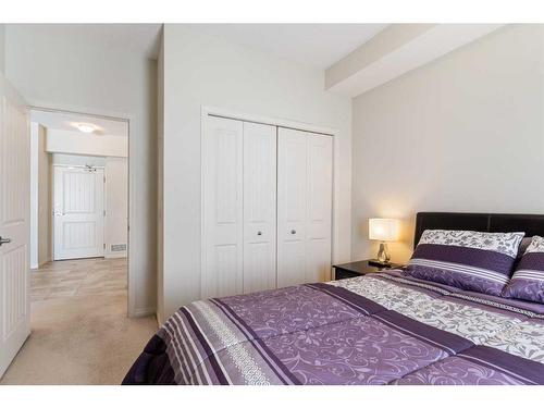 1134-1540 Sherwood Boulevard Nw, Calgary, AB - Indoor Photo Showing Bedroom