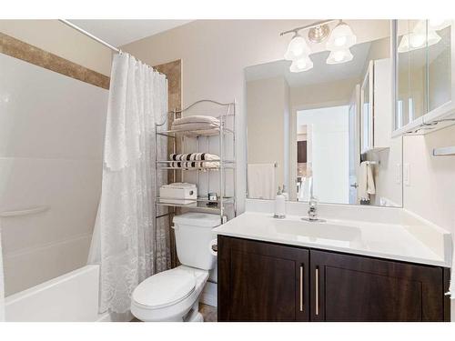 1134-1540 Sherwood Boulevard Nw, Calgary, AB - Indoor Photo Showing Bathroom