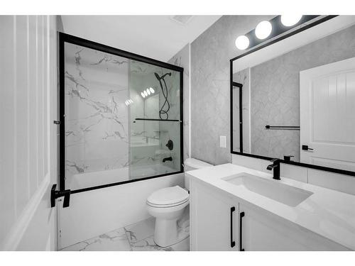 741 120 Avenue Sw, Calgary, AB - Indoor Photo Showing Bathroom