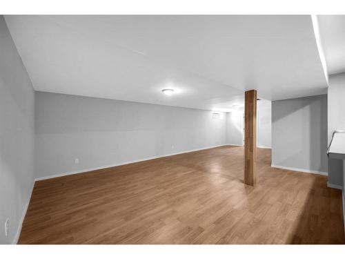 741 120 Avenue Sw, Calgary, AB - Indoor Photo Showing Other Room