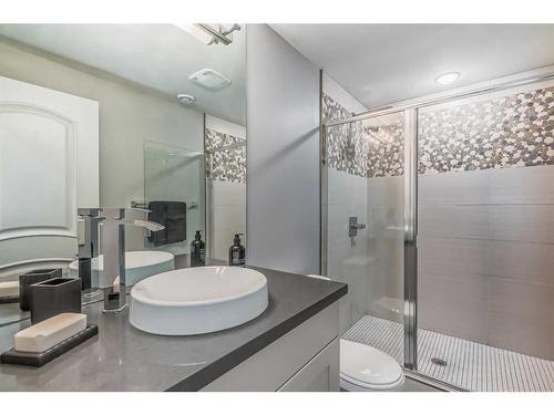116 Posthill Drive Sw, Calgary, AB - Indoor Photo Showing Bathroom