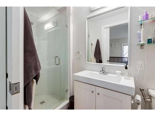 2316 State Road Sw, Calgary, AB - Indoor Photo Showing Bathroom