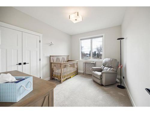 5103 18 Avenue Nw, Calgary, AB - Indoor Photo Showing Other Room