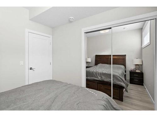 533 Walgrove Boulevard Se, Calgary, AB - Indoor Photo Showing Bedroom