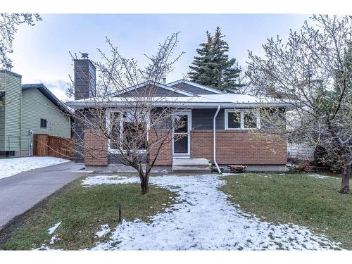 7 Deerbow Place Se, Calgary, AB - Outdoor