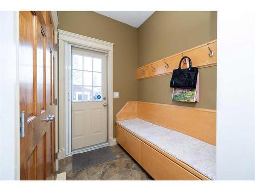 940 40 Street Sw, Calgary, AB - Indoor Photo Showing Laundry Room
