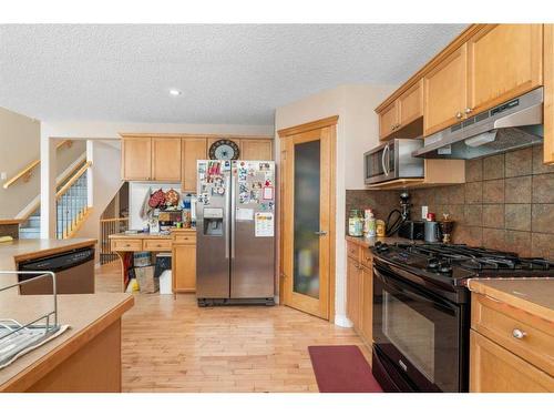42 Crestmont Drive, Calgary, AB - Indoor Photo Showing Kitchen