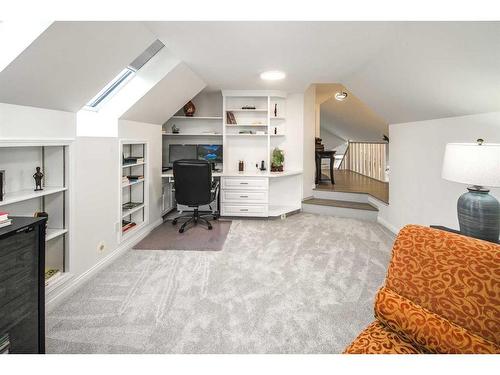 5638 Coach Hill Road Sw, Calgary, AB - Indoor Photo Showing Other Room