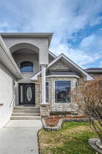 5638 Coach Hill Road Sw, Calgary, AB - Outdoor