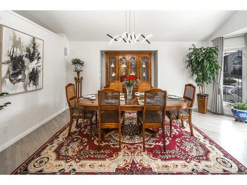 5638 Coach Hill Road Sw, Calgary, AB - Indoor Photo Showing Dining Room