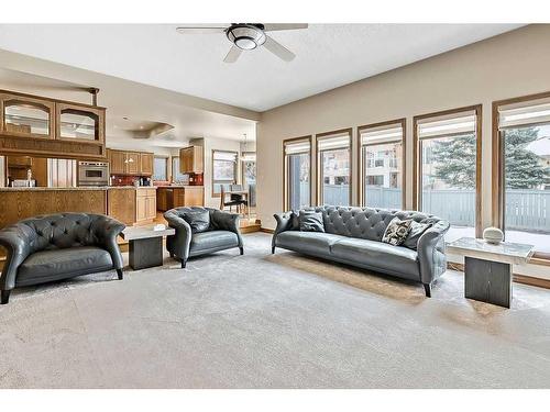 12940 Candle Crescent Sw, Calgary, AB - Indoor Photo Showing Living Room