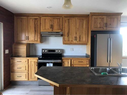 37117 Highway 56, Rural Stettler No. 6, County Of, AB - Indoor Photo Showing Kitchen With Double Sink