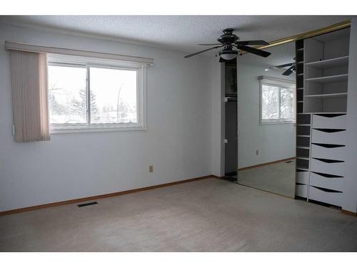 127 Whiteview Close Ne, Calgary, AB - Indoor Photo Showing Other Room
