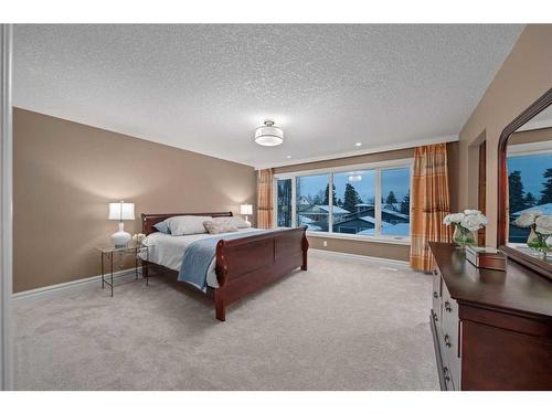 2031 5 Avenue Nw, Calgary, AB - Indoor Photo Showing Bedroom