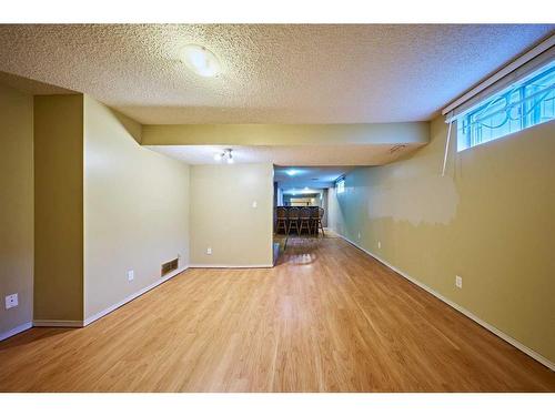 21 Edgepark Place Nw, Calgary, AB - Indoor Photo Showing Other Room