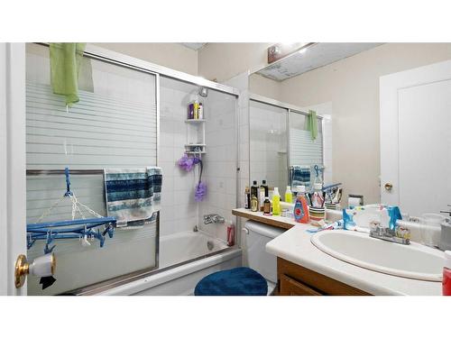 11-3809 45 Street Sw, Calgary, AB - Indoor Photo Showing Bathroom
