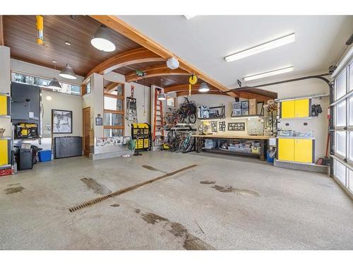 3006 5A Street Sw, Calgary, AB - Indoor Photo Showing Garage