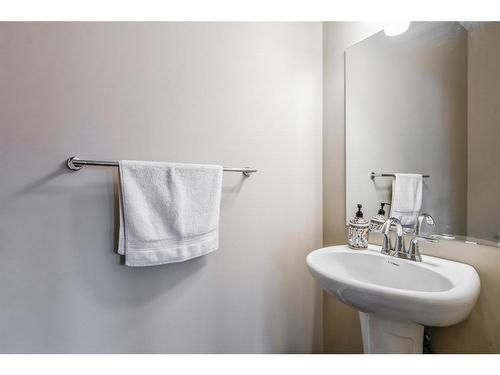 654 Marina Drive, Chestermere, AB - Indoor Photo Showing Bathroom