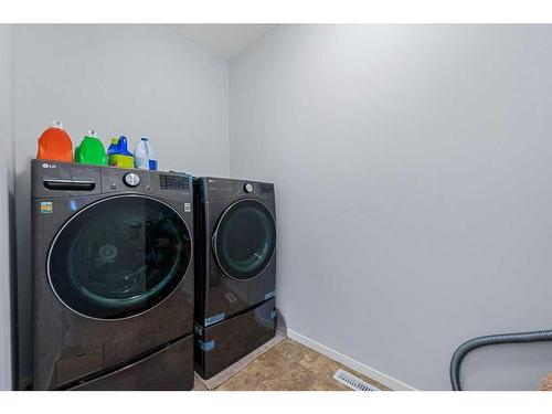13 Cityspring Common Ne, Calgary, AB - Indoor Photo Showing Laundry Room