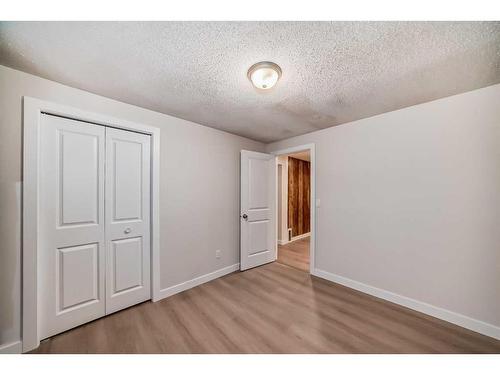 504 Penworth Drive Se, Calgary, AB - Indoor Photo Showing Other Room