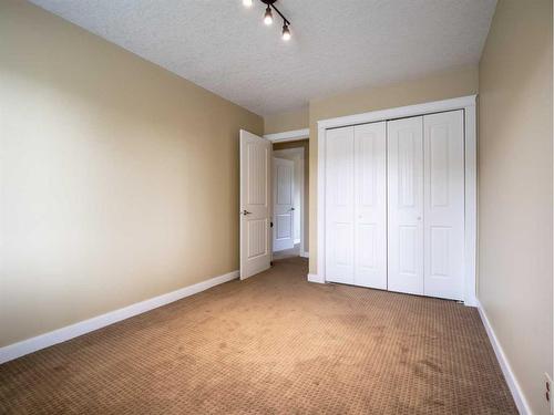 572 Parkridge Drive Se, Calgary, AB - Indoor Photo Showing Other Room