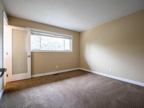 572 Parkridge Drive Se, Calgary, AB - Indoor Photo Showing Other Room