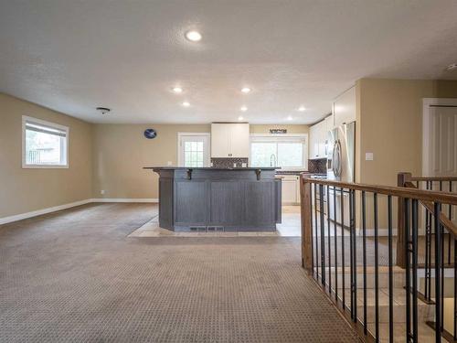 572 Parkridge Drive Se, Calgary, AB - Indoor Photo Showing Other Room