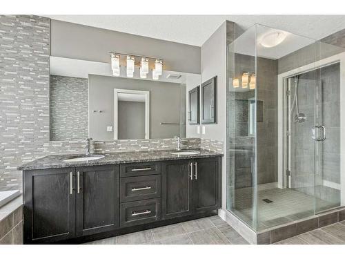 641 Edgefield Gate, Strathmore, AB - Indoor Photo Showing Bathroom