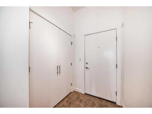 312-8880 Horton Road Sw, Calgary, AB - Indoor Photo Showing Other Room