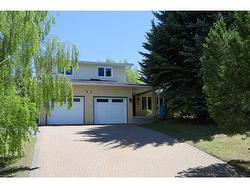 232 Varsity Crescent NW Calgary, AB T3B 2Z6