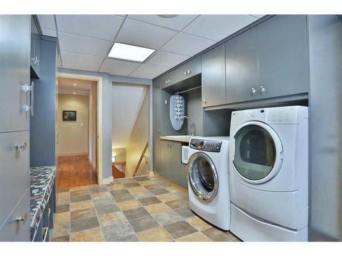 232 Varsity Crescent Nw, Calgary, AB - Indoor Photo Showing Laundry Room