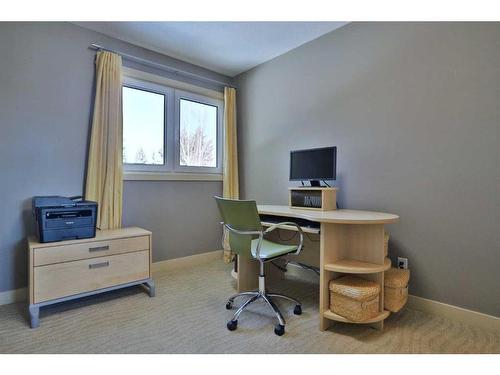 232 Varsity Crescent Nw, Calgary, AB - Indoor Photo Showing Office