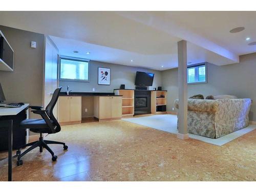 232 Varsity Crescent Nw, Calgary, AB - Indoor Photo Showing Other Room