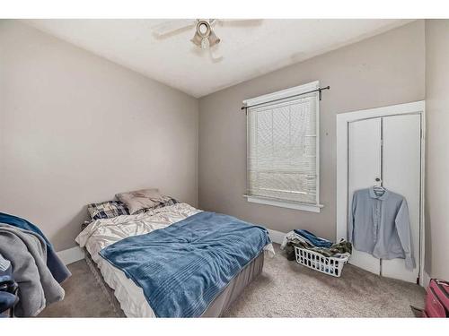 2136 18 Street Sw, Calgary, AB - Indoor Photo Showing Bedroom