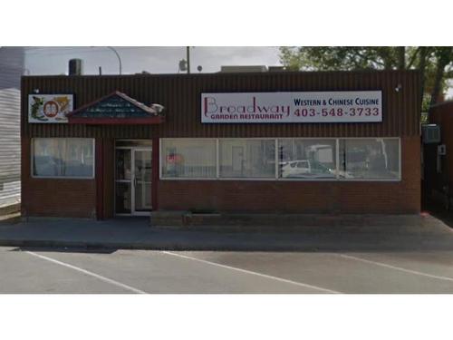 220 Broadway Avenue East, Redcliff, AB 