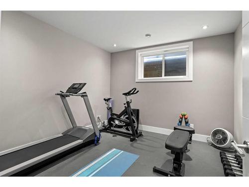 2703 1 Avenue Nw, Calgary, AB - Indoor Photo Showing Gym Room