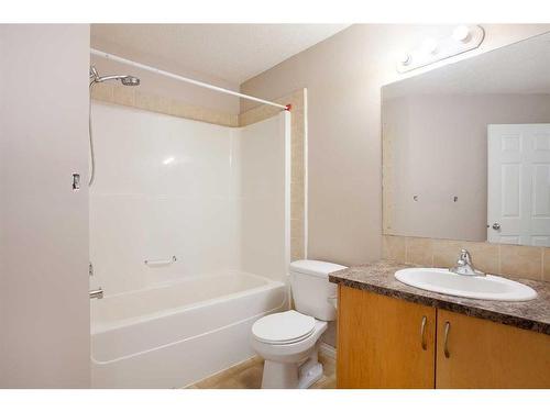 28A Sierra Drive, Olds, AB - Indoor Photo Showing Bathroom