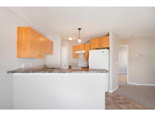 28A Sierra Drive, Olds, AB - Indoor Photo Showing Kitchen