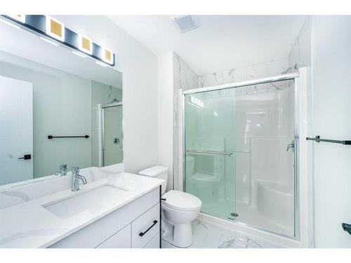 517 Corner Meadows Square Ne, Calgary, AB - Indoor Photo Showing Bathroom
