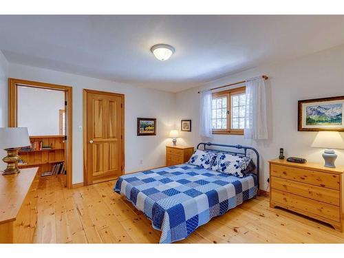 48 Elk Willow Road, Bragg Creek, AB - Indoor Photo Showing Bedroom