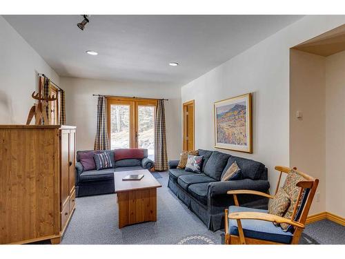 48 Elk Willow Road, Bragg Creek, AB - Indoor Photo Showing Living Room