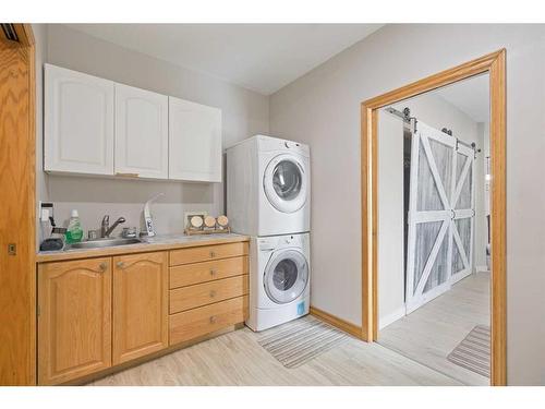 127 2Nd Avenue West, Hussar, AB - Indoor Photo Showing Laundry Room