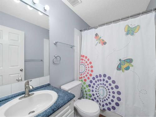 102 Harvest Creek Close Ne, Calgary, AB - Indoor Photo Showing Bathroom